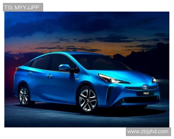 足球明星驾驶丰田普锐斯展现环保理念与运动精神的完美结合